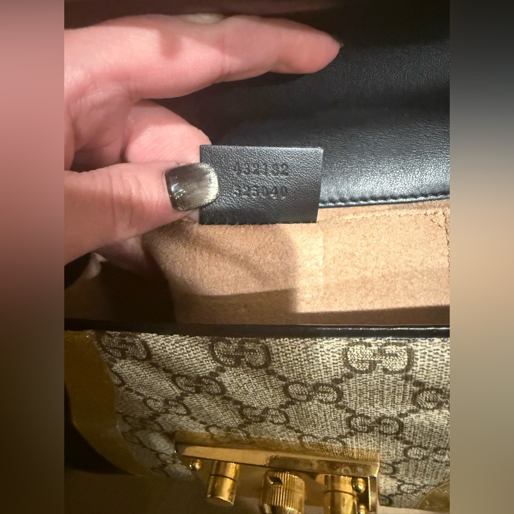Limited edition GUCCI Supreme Monogram Calfskin Black/Gold Padlock - Picture 11 of 12